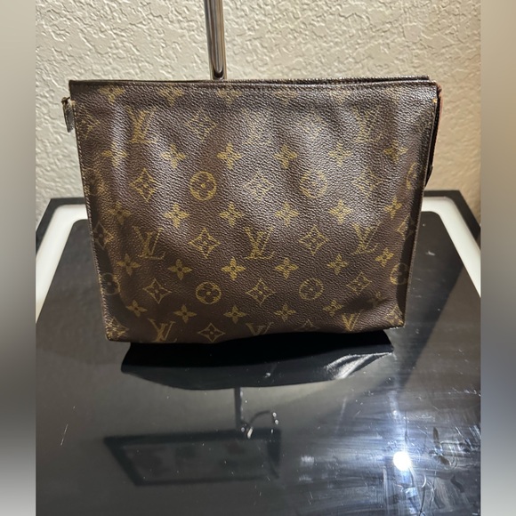 Louis Vuitton monogram toiletry pouch - Picture 1 of 5